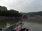 Aan 10kn door LYON, a 10 nds sur le fond, 10kts SOG